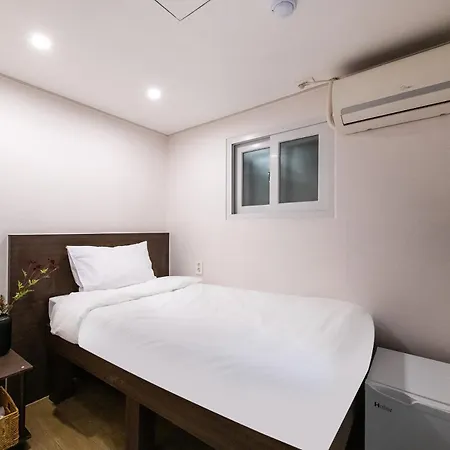 Crashinyongsan Guest House