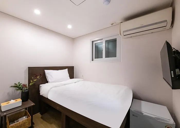 Crashinyongsan Seoul