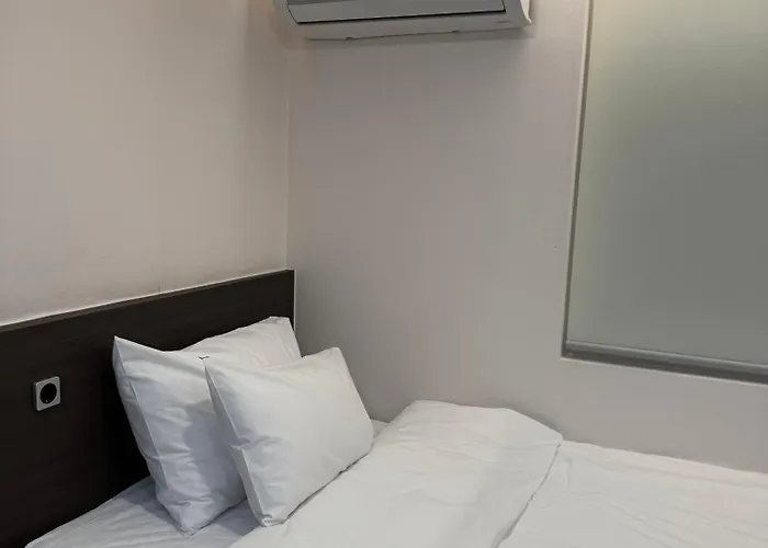Hotel Crashinyongsan 2*